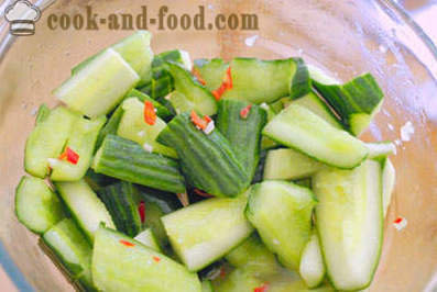 Kinijos salotos su šviežių agurkų