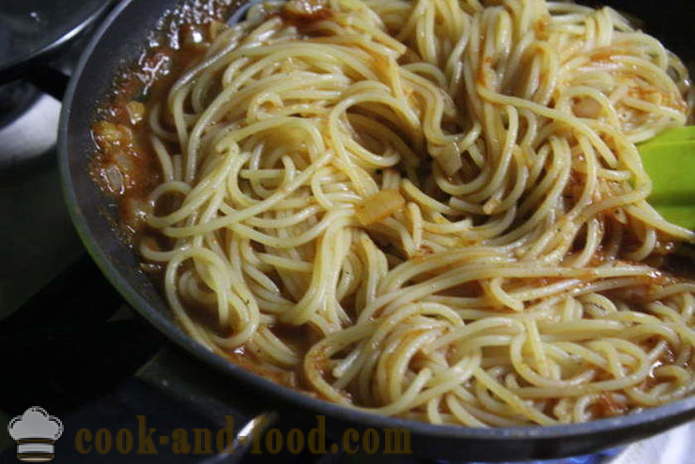Spagečiai su tunų konservų pomidorų-grietinėlės padažu - ir skanu virti spagečiai, žingsnis po žingsnio receptas nuotraukomis
