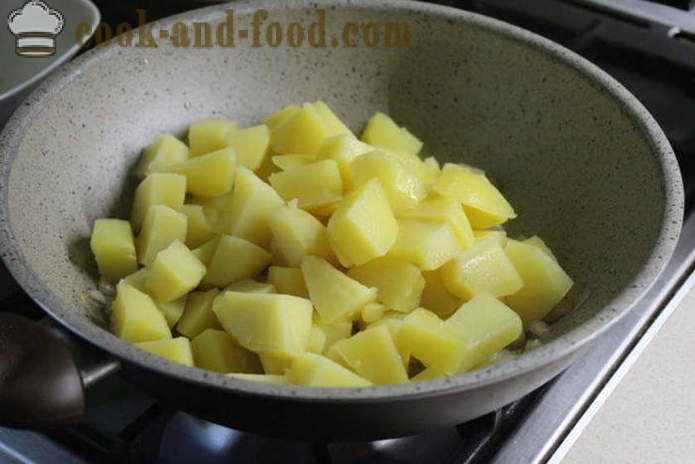 Virtas bulves su svogūnais ir šonine - taip skanu virti bulves garnyras, žingsnis po žingsnio receptas nuotraukomis