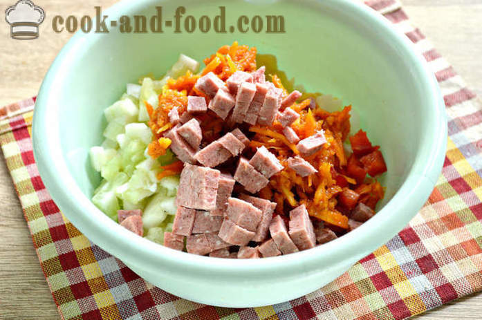 Korėjos salotos morkos ir paprikos, bulvės ir dešrelės - Kaip padaryti, kad Korėjos morkos ir paprikos salotos, žingsnis po žingsnio receptas nuotraukomis