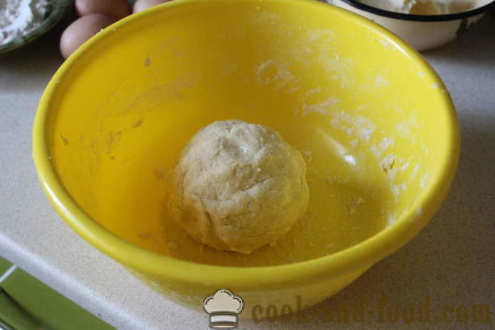 Kriaušių pyragas tešla - kaip iškepti tortą su kriaušių, kremą ir suflė orkaitėje, su po žingsnio receptas nuotraukomis žingsnio