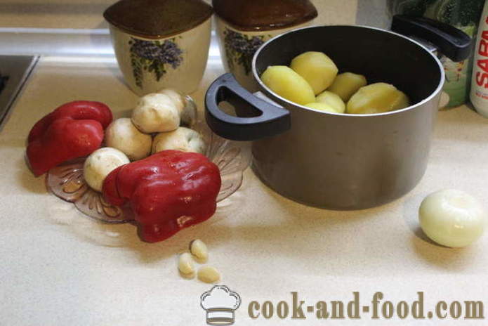 Šiltas grybų salotos su bulvėmis - kaip padaryti, kad šiltas bulvių salotas su grybais, žingsnis po žingsnio receptas nuotraukomis