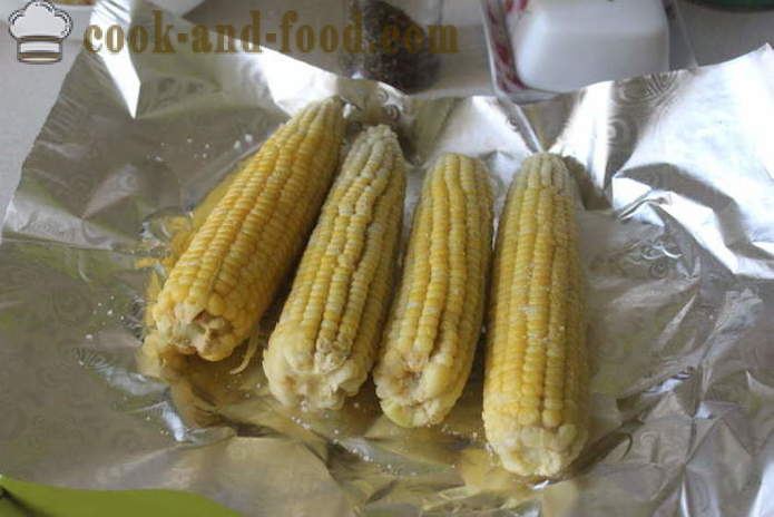 Kukurūzų kepamas folijoje orkaitėje - kaip virti kukurūzai ant orkaitės burbuolės, su po žingsnio receptas nuotraukomis žingsnio