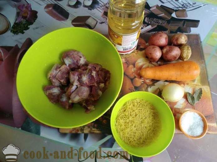 Sriuba su vištiena skilviais, makaronai ir bulvės - kaip virėjas sriuba su vištiena skilviais, žingsnis po žingsnio receptas nuotraukomis