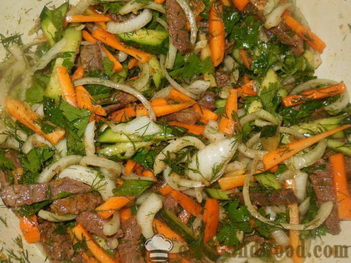 Salotos su mėsa Korėjos su agurkų ir morkų - kaip virėjas Korėjos mėsos, žingsnis po žingsnio receptas nuotraukomis