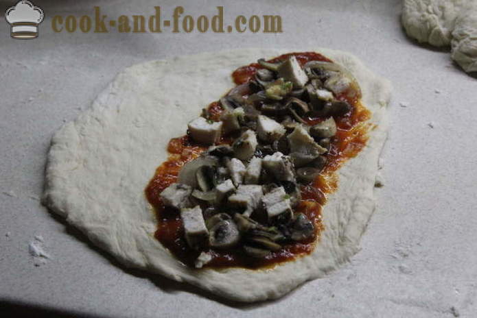 Pica Perlenkta su vištiena namuose - Kaip padaryti, kad Calzone namus, žingsnis po žingsnio receptas nuotraukomis