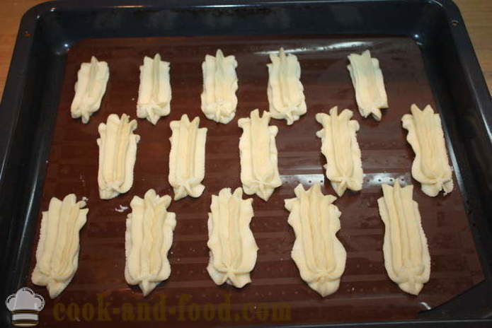 Trapios tešlos kepiniai klijuoti įdarą - kaip virėjas sausainiai su įdaru, žingsnis po žingsnio receptas nuotraukomis