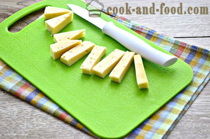 Skrudintos mėsos kotletai su sūrio įdaru - kaip virėjas PATTIES įdaryta sūriu, žingsnis po žingsnio receptas nuotraukomis