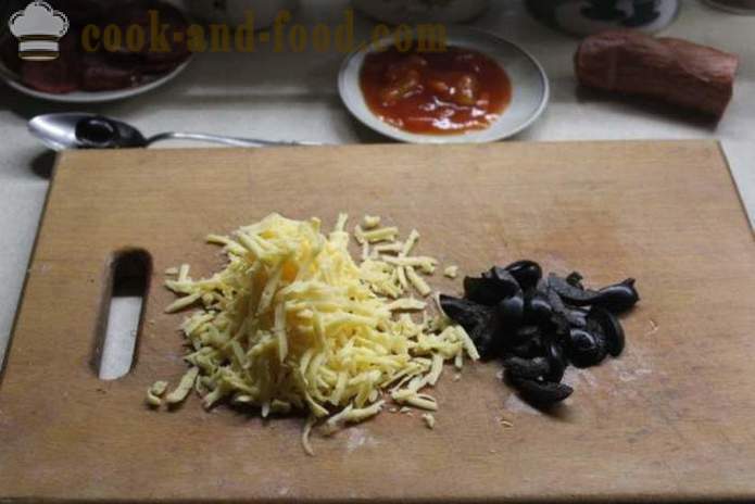 Stromboli - pica ritinėlis mielinės tešlos, kaip padaryti picos į ritinėlius, žingsnis po žingsnio receptas nuotraukomis