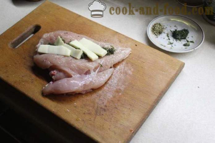 Sūrio vyniotinis iš vištienos krūtinėlė orkaitėje - kaip padaryti vištienos ritinėlį namuose, žingsnis po žingsnio receptas nuotraukomis