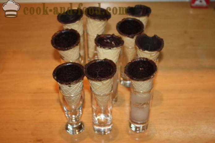 Desertas su maskarponės be kepimo vafliniame kūgyje - kaip padaryti desertas be kepimo, žingsnis po žingsnio receptas nuotraukomis