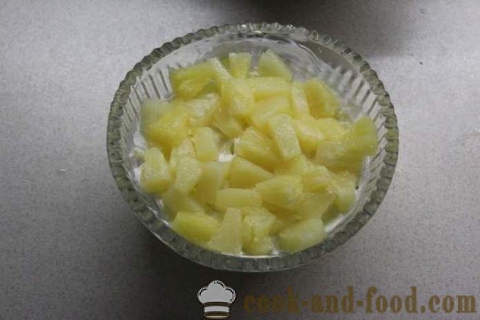 Sluoksniuotas salotos su grybais, krūties ir ananasų - Kaip Padaryti ananasų salotos su vištiena, žingsnis po žingsnio receptas nuotraukomis