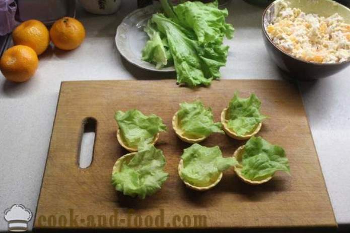 Naujametinės salotos su vištienos krūtinėlė ir mandarinų - Kaip paruošti salotas su vištiena ir mandarinų, žingsnis po žingsnio receptas nuotraukomis