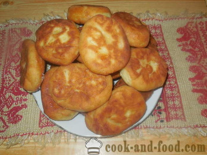 Papločiai varškės tešla su abrikosais keptuvėje - kaip padaryti pyragai su abrikosais, žingsnis po žingsnio receptas nuotraukomis