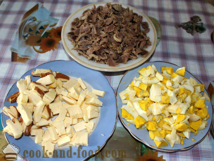 Salotos su dešra sūrio ir vištienos Navels - kaip padaryti skilviais ir sūrio salotos, su po žingsnio receptas nuotraukomis žingsnio