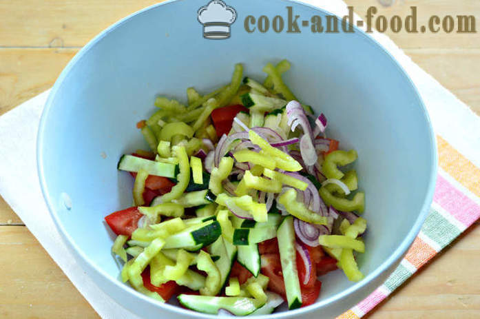 Skanus salotos su kinų kopūstų ir daržovių - Kaip padaryti, kad Kinijos kopūstų, pomidorų ir agurkų salotos, su po žingsnio receptas nuotraukomis žingsnio