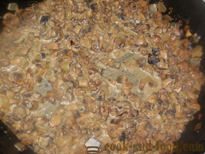 Troškintos grybai grietinėlės padažu keptuvėje - kaip virti grybus grietine, žingsnis po žingsnio receptas nuotraukomis