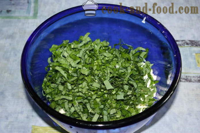 Skanus salotos su laukiniais česnakais - Kaip pasiruošti česnako salotos ir kiaušinius su grietine, žingsnis po žingsnio receptas nuotraukomis