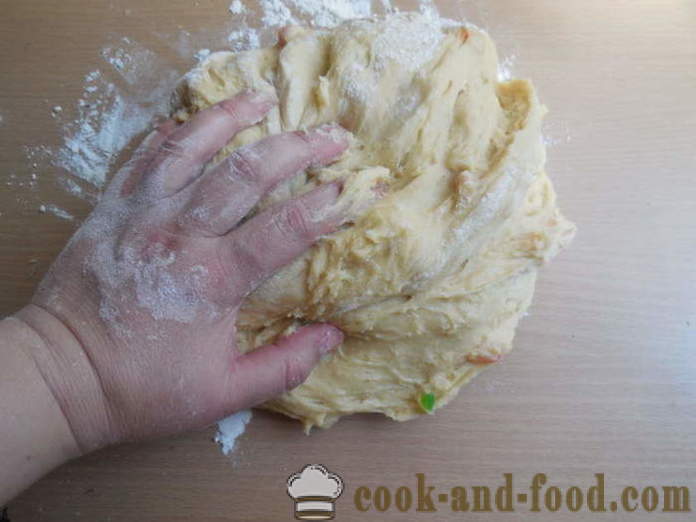 Paprasta multivarka Velykų pyragas su grietinėlės ir tirpintu pieno - kaip iškepti tortą multivarka, žingsnis po žingsnio tortas paprastas receptas ir nuotrauka