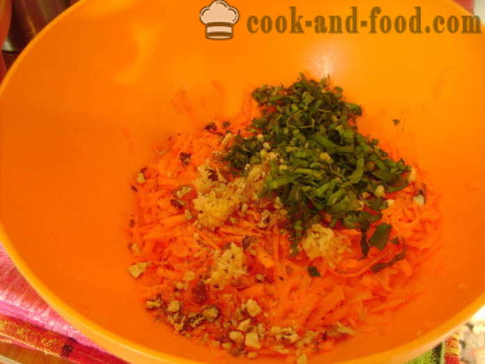 Majonezas skanus salotos su laukinių česnakų, morkų, česnakų ir riešutų - kaip virėjas morkų salotos su laukiniais česnakais, su po žingsnio receptas nuotraukomis žingsnio
