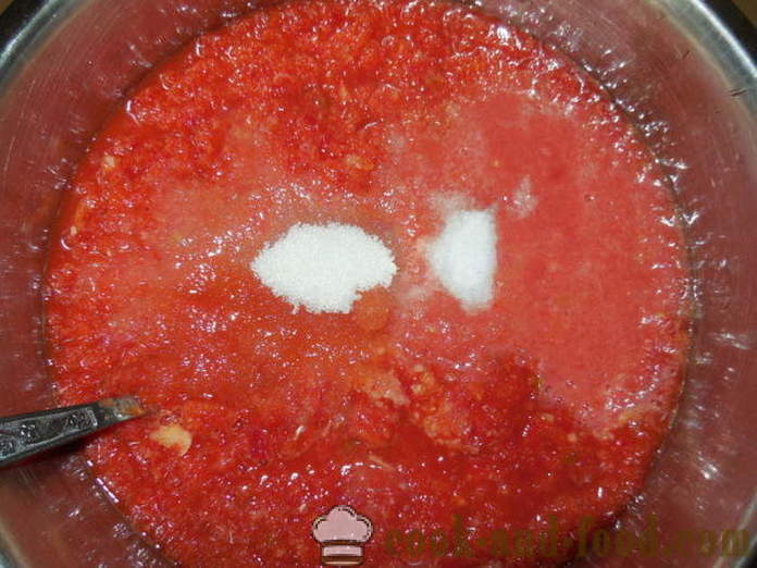 Adjika skanus pomidorų, varpas ir karšto paprikos be maisto ruošimui - kaip virėjas adjika pipirai ir pomidorai