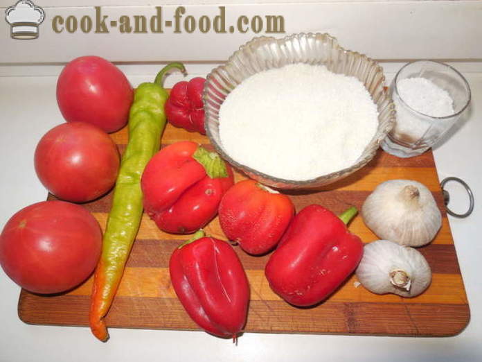 Adjika skanus pomidorų, varpas ir karšto paprikos be maisto ruošimui - kaip virėjas adjika pipirai ir pomidorai