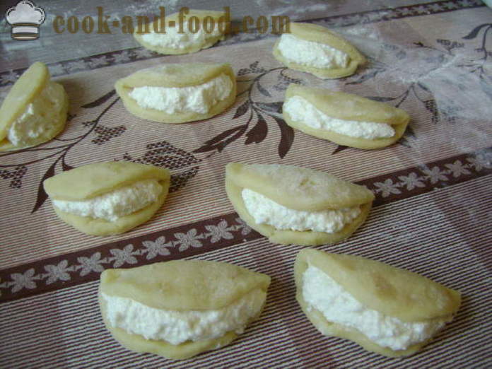 Sochniki su sūriu nuo shortcrust tešlos - kaip virėjas sochniki su sūriu namuose, žingsnis po žingsnio receptas nuotraukomis