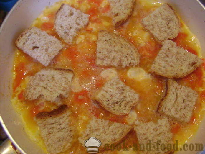 Koduota italų - kaip virėjas plakta kiaušinienė su pomidorais, sūriu ir duonos, su po žingsnio receptas nuotraukomis žingsnio