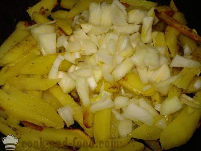 Keptos bulvės su svogūnais - kaip virėjas Keptos bulvės su svogūnais į keptuvę, žingsnis po žingsnio receptas nuotraukomis