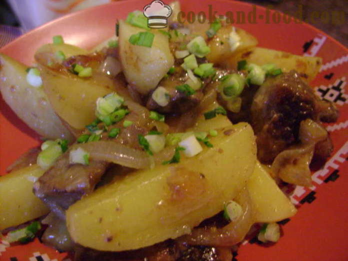 Kepenų su bulvėmis keptuvėje - kaip virėjas jautienos kepenėlės su bulvių, žingsnis po žingsnio receptas nuotraukomis