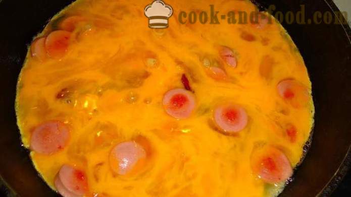 Dideli kepti kiaušiniai su dešrelėmis iš stručio kiaušiniai - kaip virėjas yra iš stručio kiaušinių omletas, žingsnis po žingsnio receptas nuotraukomis