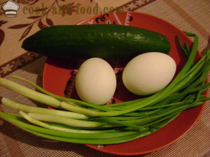 Salotos: agurkai, kiaušiniai, česnakai ir majonezu - kaip padaryti, kad agurkų salotos su majonezu, žingsnis po žingsnio receptas nuotraukomis