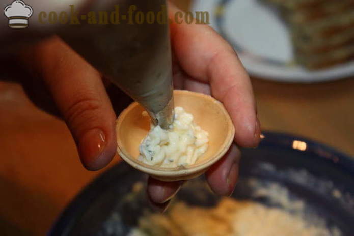 Žydų užkandis lydyto sūrio su česnakais - kaip padaryti, kad žydų užkandis su česnaku, žingsnis po žingsnio receptas nuotraukomis