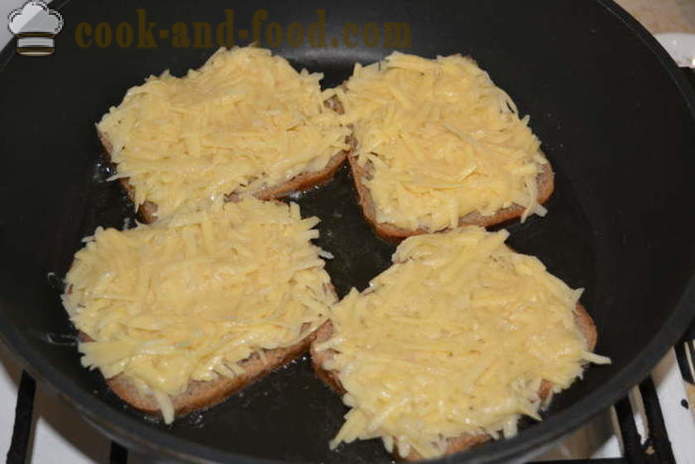 Karšta sumuštiniai su tarkuotų bulvių - Kaip Padaryti karštų sumuštinių keptuvėje, žingsnis po žingsnio receptas nuotraukomis