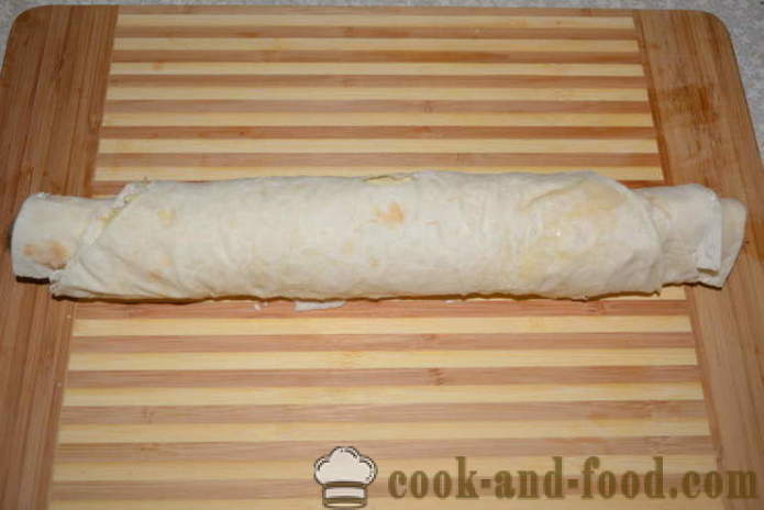 Paprastas ritinėlis pita duonos su šprotai, sūrio ir kiaušinių - kaip virėjas iš pita duonos kepalą su šprotai, žingsnis po žingsnio receptas nuotraukomis