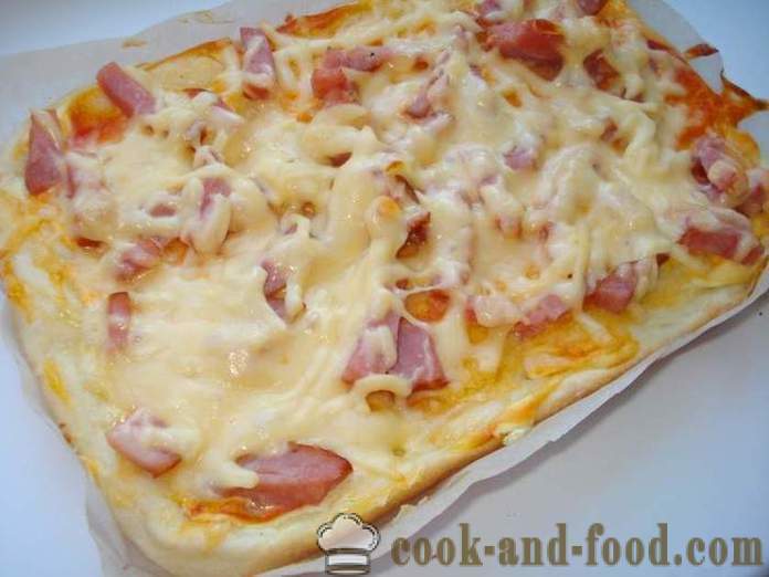 Naminė pica su dešra ir sūriu orkaitėje - kaip padaryti picos namuose, žingsnis po žingsnio receptas nuotraukomis