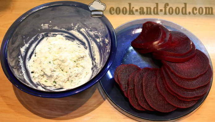 Sluoksniuotas salotos burokėlių su ožkos sūriu ir česnaku - Kaip padaryti, kad runkeliai sluoksnių salotos, žingsnį po žingsnio receptas nuotraukomis