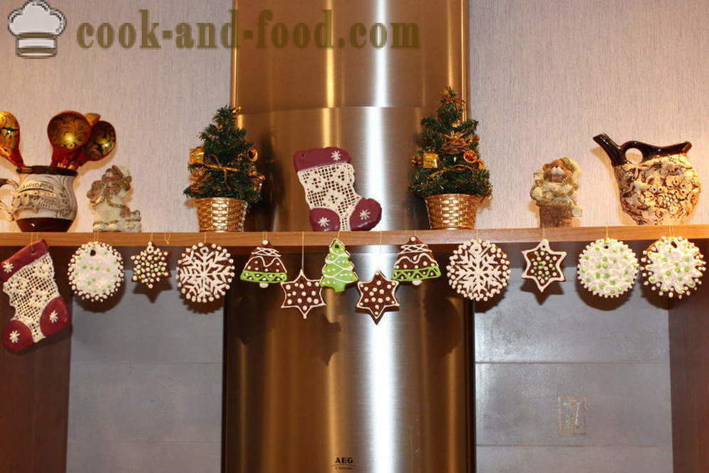 Kalėdų Meduoliai su imbiero priedais namas su jūsų pačių rankose - pavyzdžiui, kaip iškepti meduolių namas namuose Naujųjų Metų išvakarės, žingsnis po žingsnio receptas nuotraukomis
