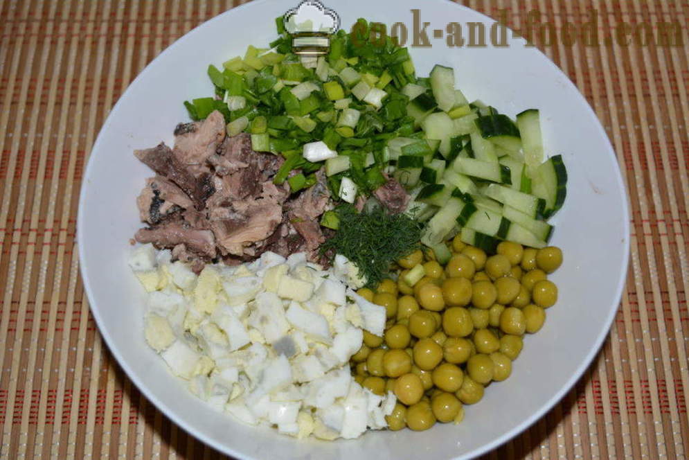 Salotos su tuno konservų ir majonezu - Kaip paruošti salotas su tuno konservų, žingsnis po žingsnio receptas nuotraukomis
