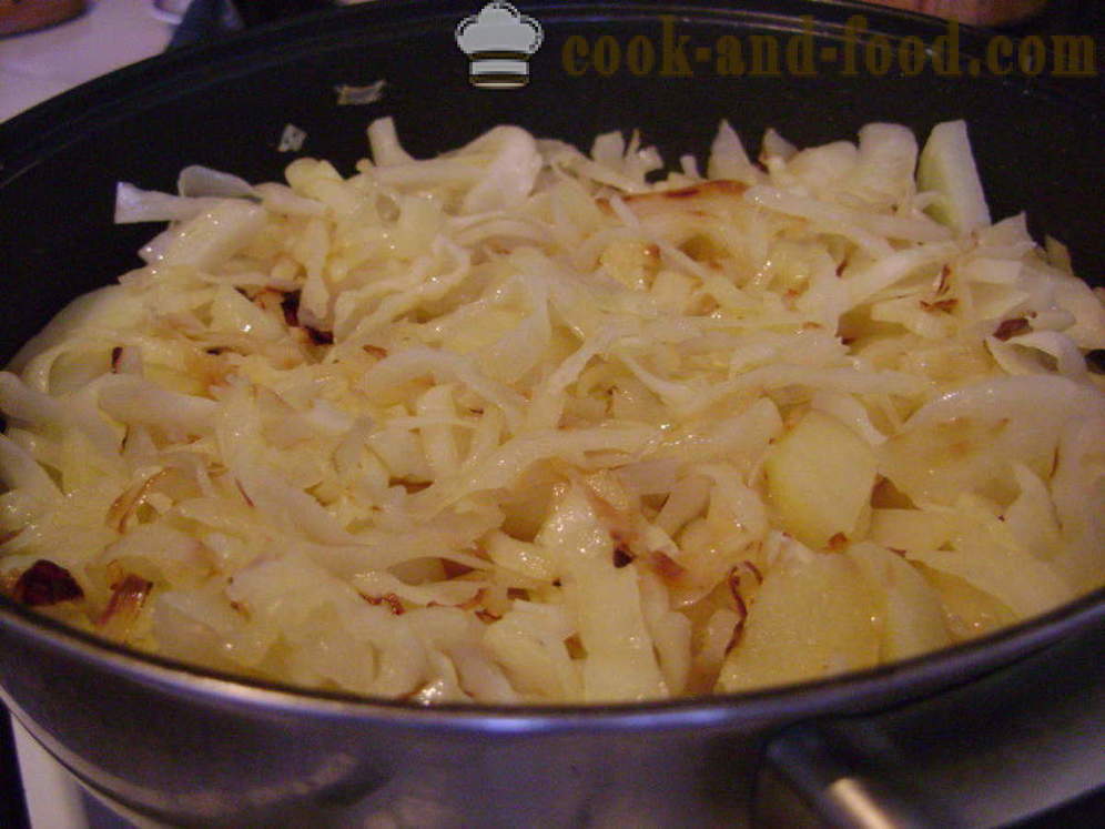 Troškinti kopūstai su bulvėmis, vištiena ir grybais - tiek skanu virti troškinti kopūstai, žingsnis po žingsnio receptas nuotraukomis