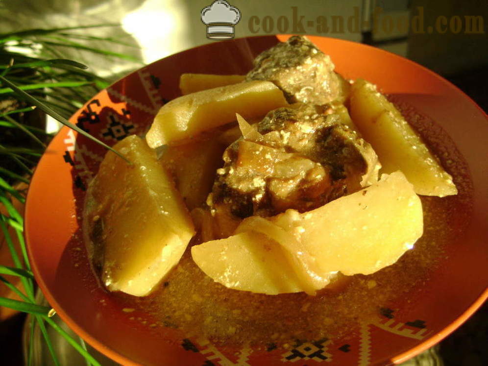 Bulvių troškinys su jautienos kepenys - kaip virėjas bulvės troškinys su keptuvėje kepenų, žingsnis po žingsnio receptas nuotraukomis