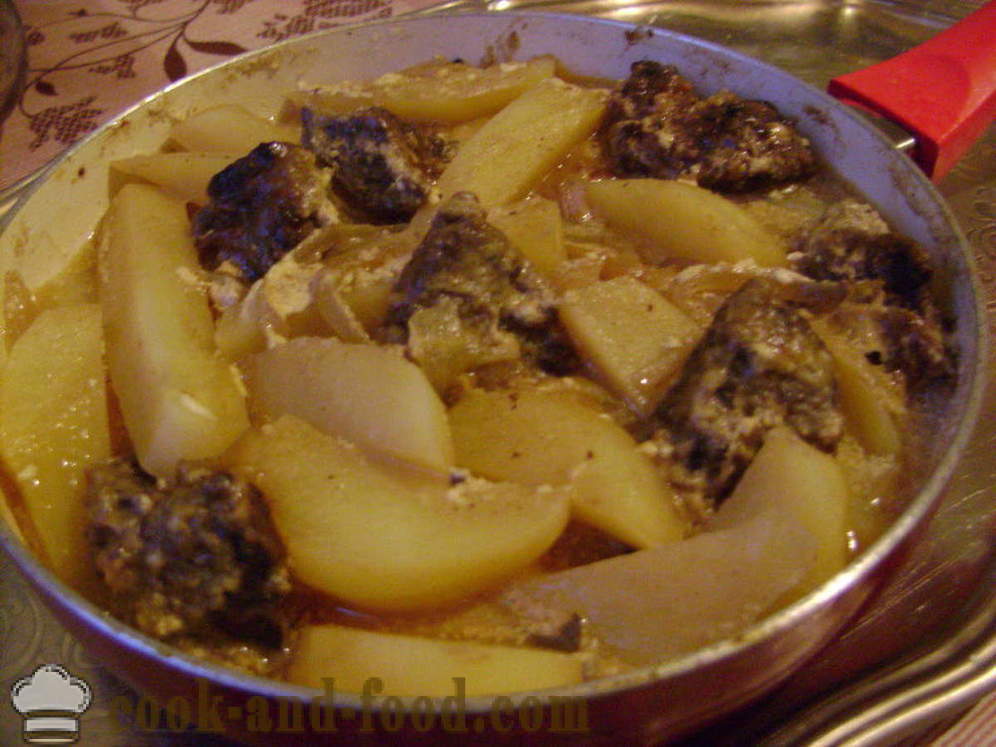 Bulvių troškinys su jautienos kepenys - kaip virėjas bulvės troškinys su keptuvėje kepenų, žingsnis po žingsnio receptas nuotraukomis