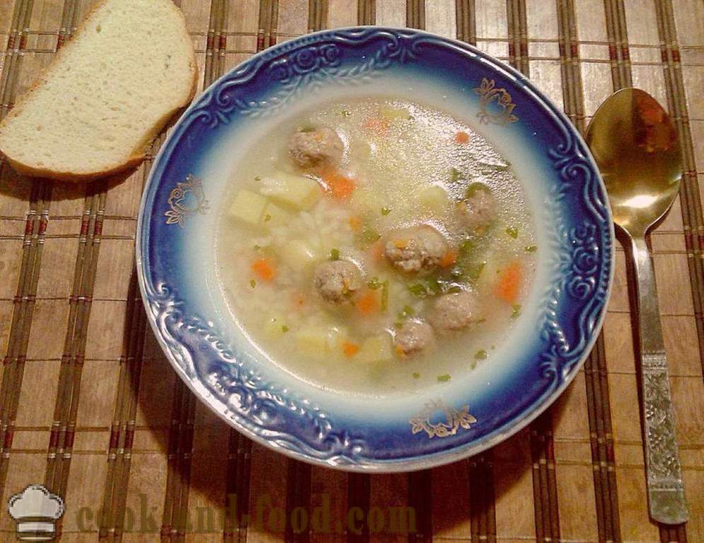 Paprasta sriuba su mėsos ir ryžių - kaip virėjas sriuba su frikadelėmis į multivarka, žingsnis po žingsnio receptas nuotraukomis