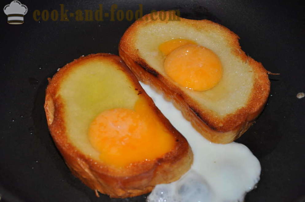 Neįprastos kiaušinius į keptuvę kepalas - Kaip Padaryti neįprastą kiaušinius, žingsnis po žingsnio receptas nuotraukomis