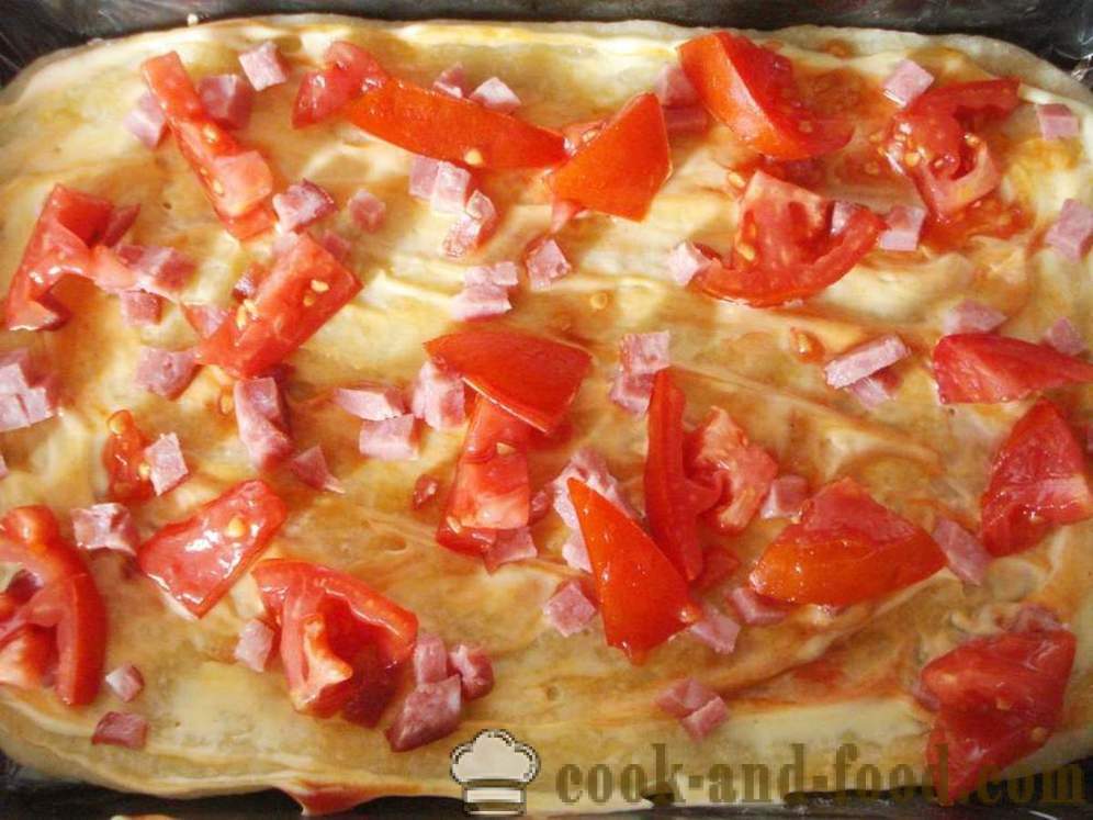 Pica iš gatavo mielių tešlą orkaitėje - Kaip Padaryti pica su dešra namuose, žingsnis po žingsnio receptas nuotraukomis