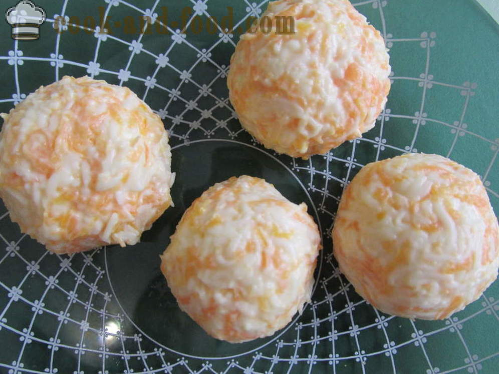 Originalus užkandis ant krekerių: grietinėlės sūris, česnakai, majonezas ir morkų - kaip padaryti, kad sūrio užkandis, žingsnis po žingsnio receptas nuotraukomis