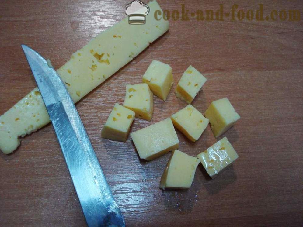 Vištienos kukuliai su sūrio multivarka - kaip virėjas mėsainiai multivarka, žingsnis po žingsnio receptas nuotraukomis