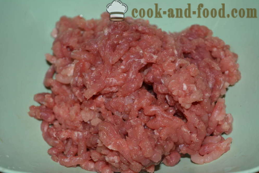 Skanus lizdą cukinija įdaryta malta mėsa - kaip pasiruošti cukinijos su malta mėsa keptuvėje, žingsnis po žingsnio receptas nuotraukomis