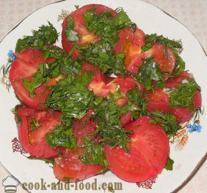 Greita sūdyti pomidorai su česnakais ir žolelėmis keptuvėje - receptas marinuoti pomidorų su nuotraukomis
