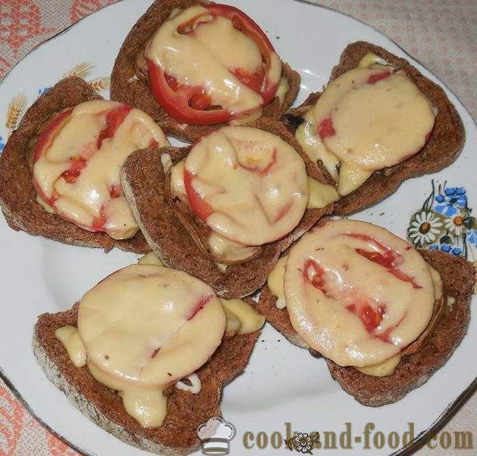 Gardūs karšti sumuštiniai su grybais grybai - Receptų karštų sumuštinių orkaitėje - su nuotraukomis